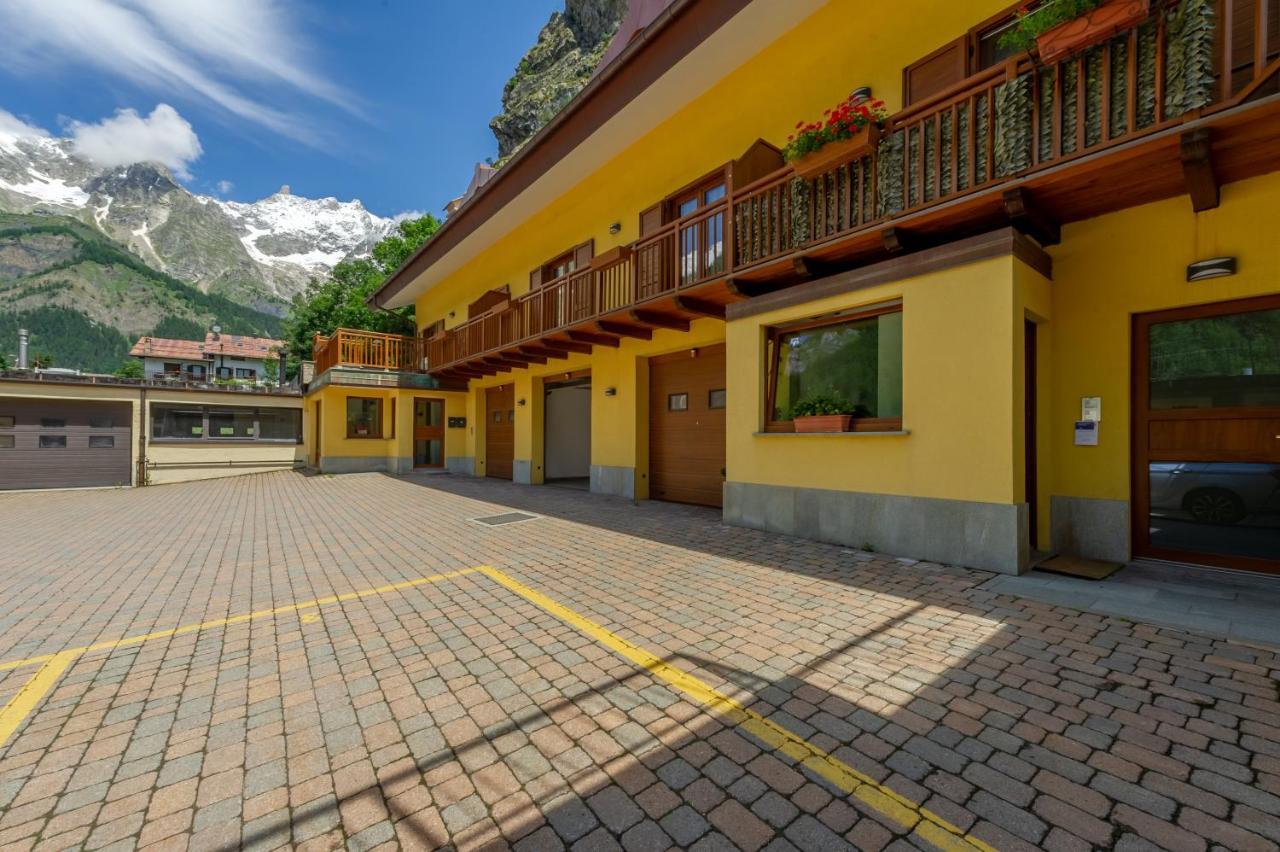 Casa Jasmine - Cir Vda Courmayeur 0154 Eksteriør bilde